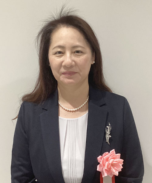 山﨑 眞奈美 副学校長